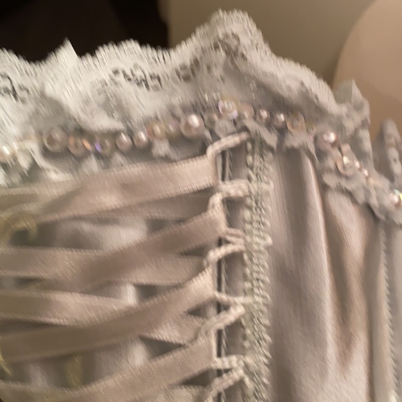 Bustier - Picture 8 of 10